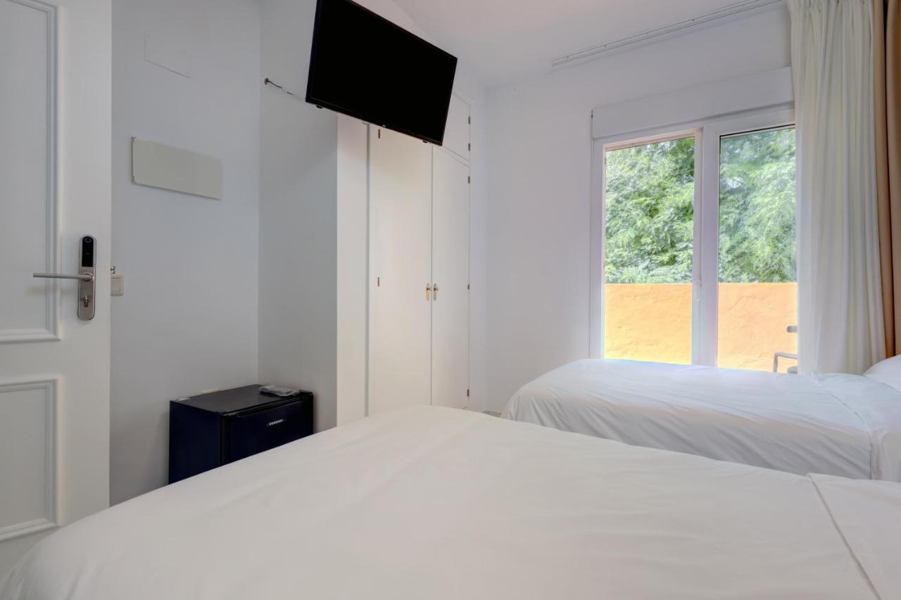 Hostal 37 Estepona Ngoại thất bức ảnh