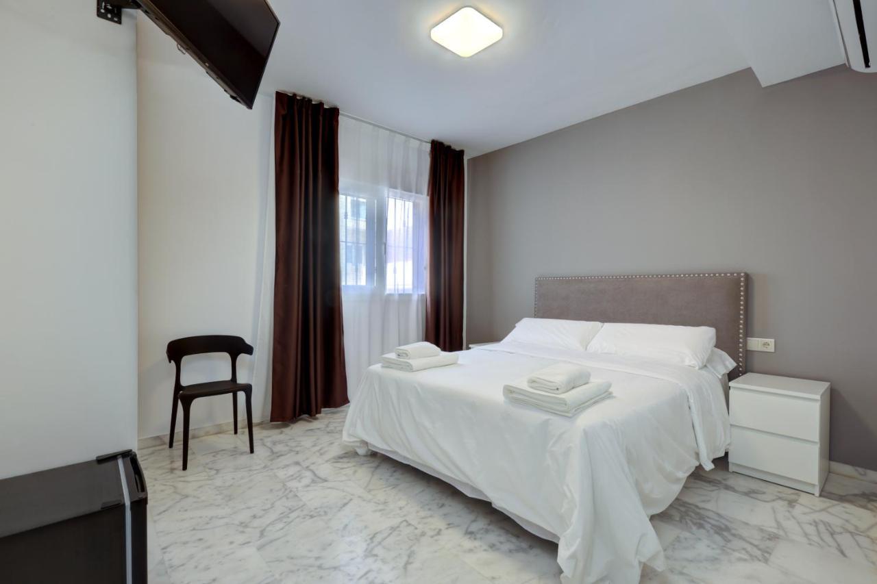 Hostal 37 Estepona Ngoại thất bức ảnh