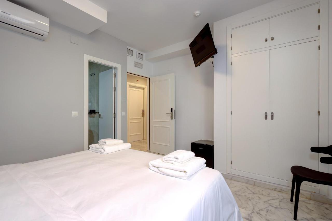 Hostal 37 Estepona Ngoại thất bức ảnh