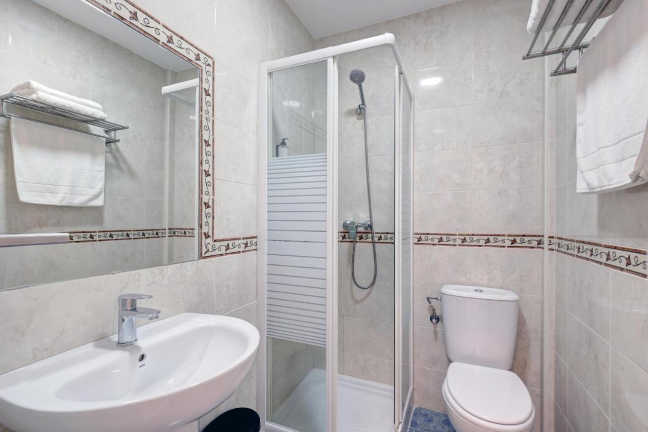Hostal 37 Estepona Ngoại thất bức ảnh