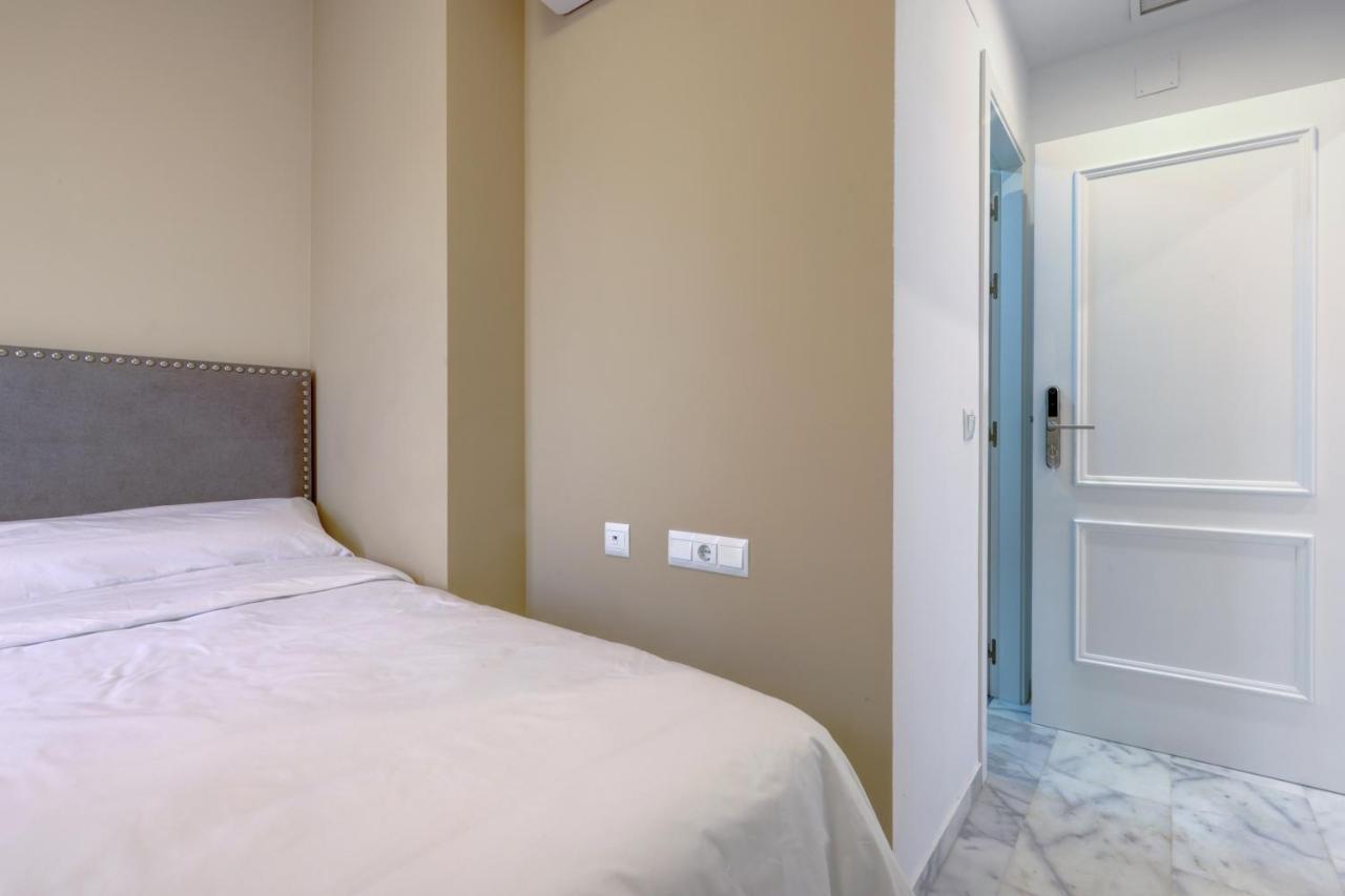 Hostal 37 Estepona Ngoại thất bức ảnh