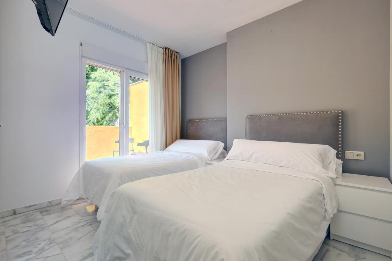 Hostal 37 Estepona Ngoại thất bức ảnh