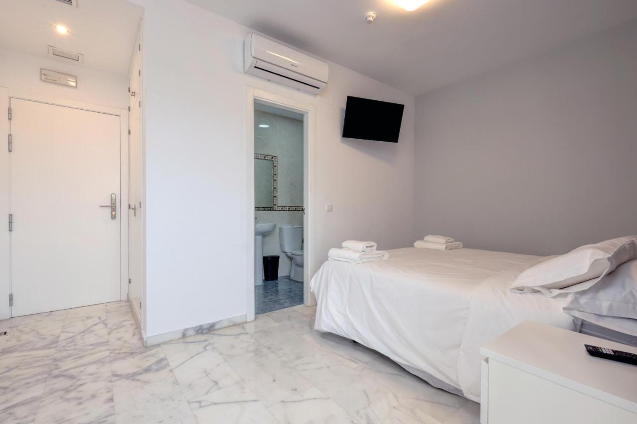 Hostal 37 Estepona Ngoại thất bức ảnh